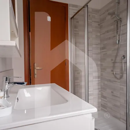 Homiday- Ospedale Cisanello - Free Parking Апартаменты